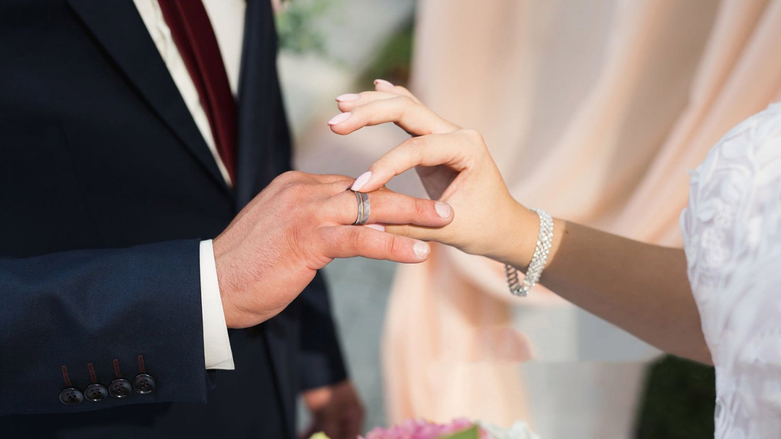 اختيار شريك الحياة بين المثالية والتردد
