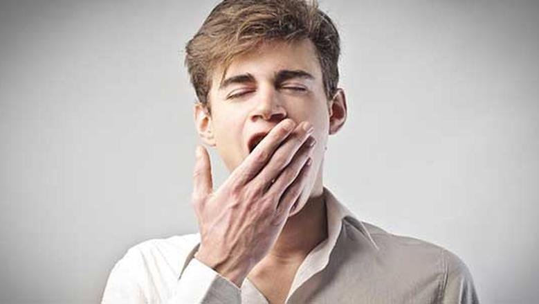 مفاهيم خاطئة حول التثاؤب والسحر أثناء الصلاة