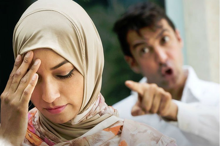 الشك والاتهامات وفقدان الثقة داخل العلاقة