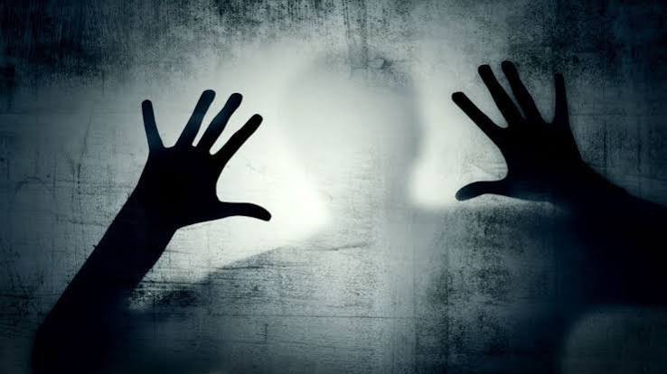 كيف يصنع القلق أعراضًا تشبه المس